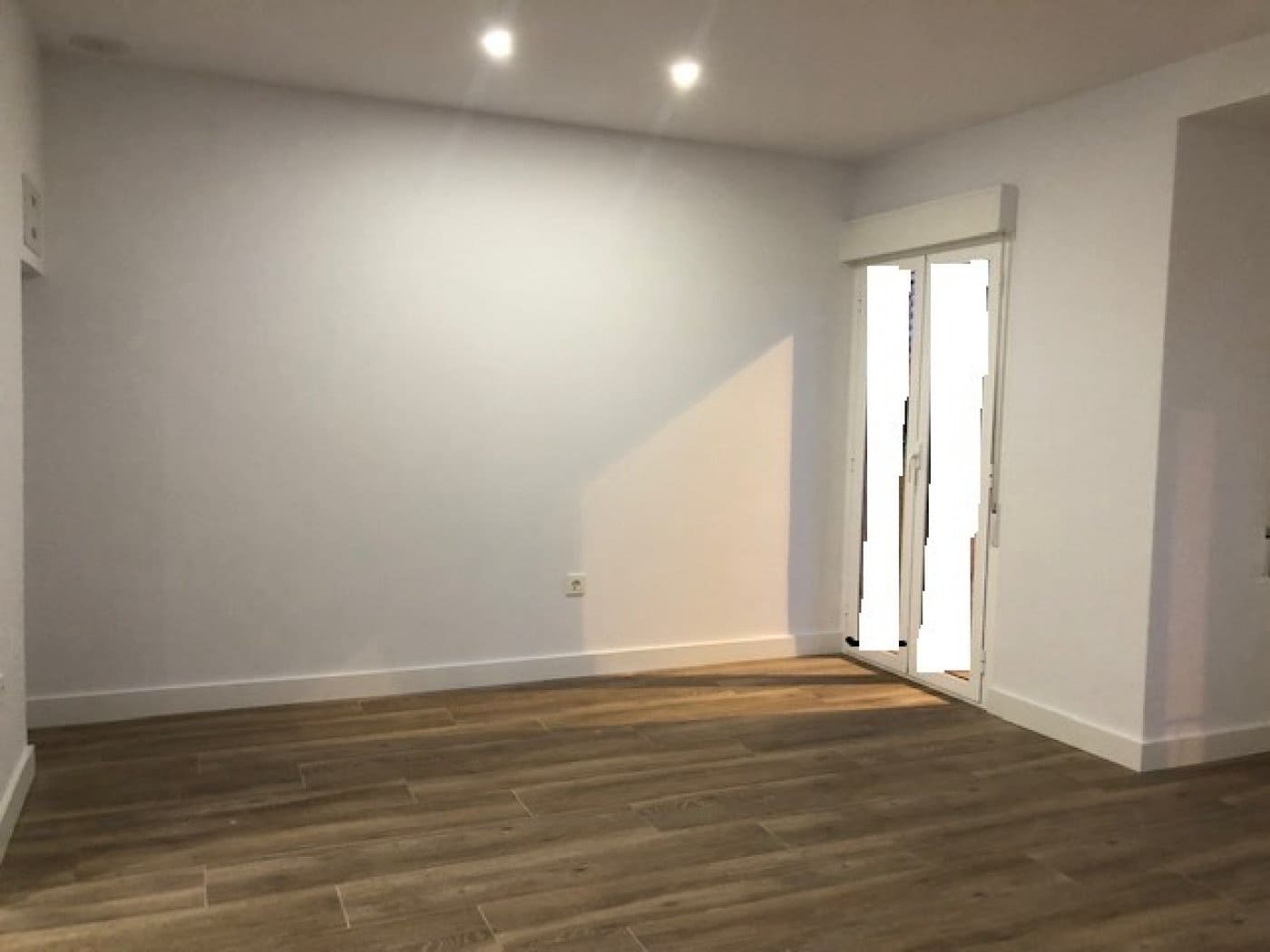 Appartement de 3 chambres à louer à Elche / Elx avec garage - 850 € (Ref: 9456489)