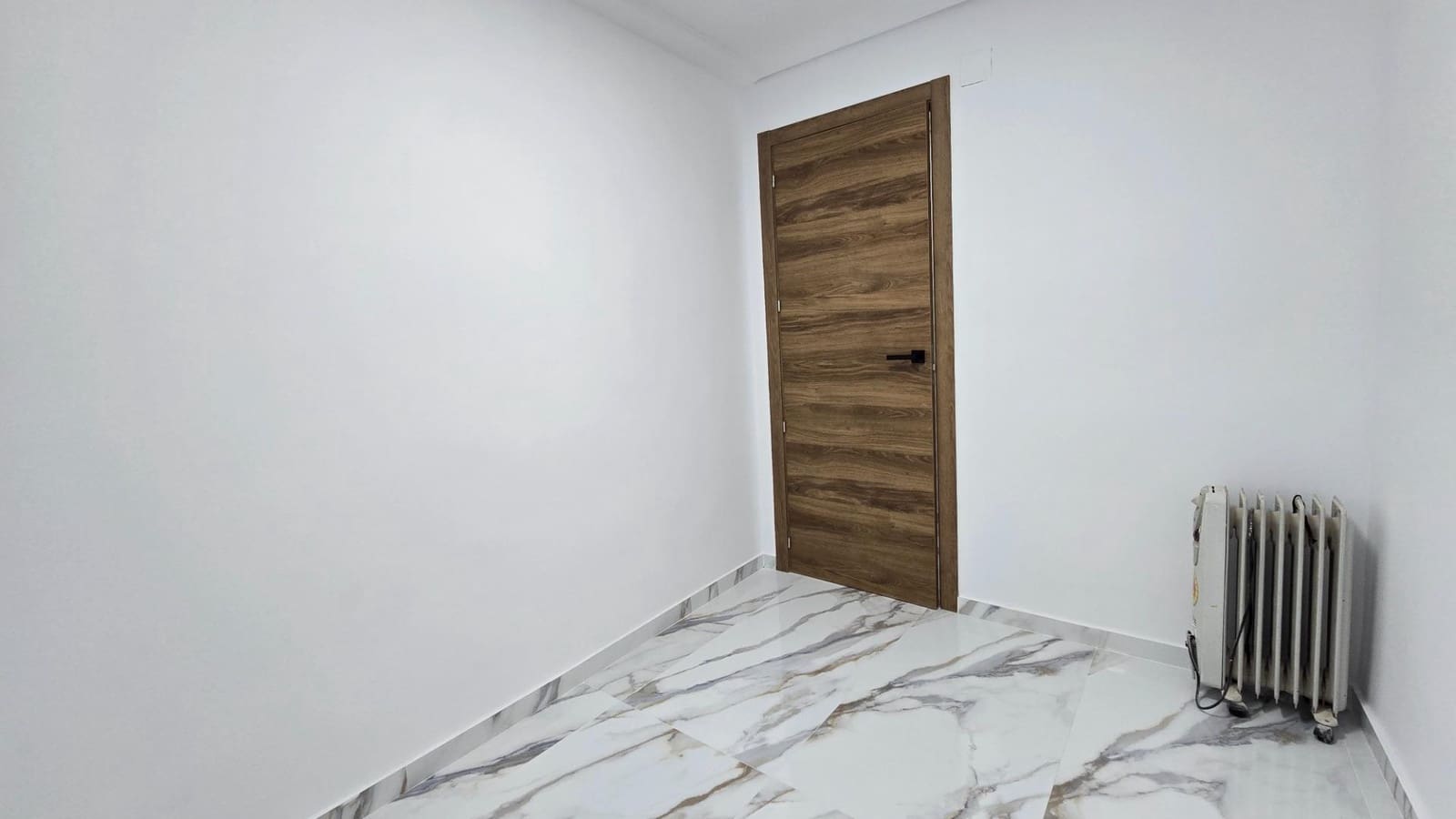 Piso de 2 habitaciones en Elche / Elx en venta - 160.000 € (Ref: 9465673)