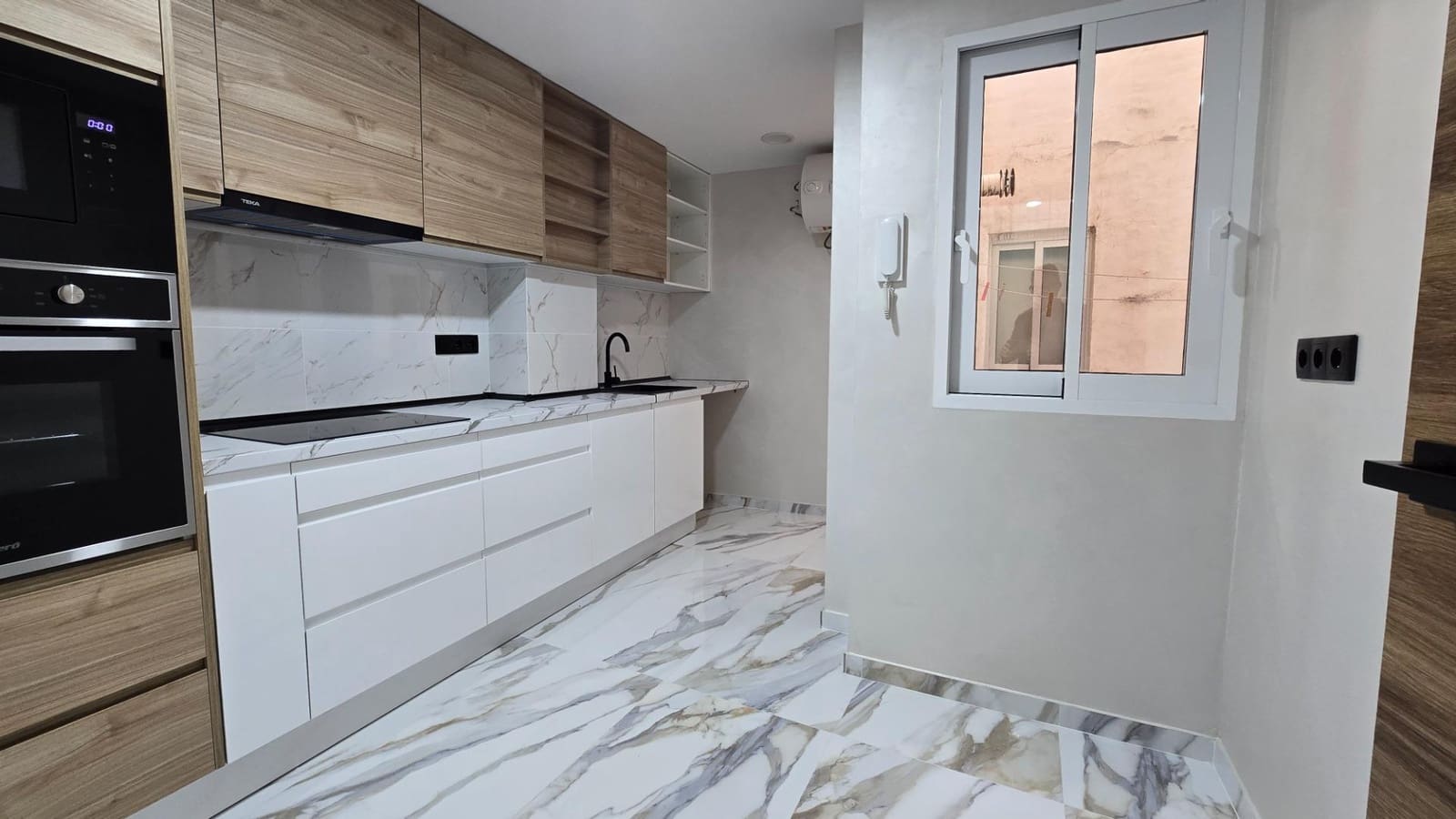 Piso de 2 habitaciones en Elche / Elx en venta - 160.000 € (Ref: 9465673)