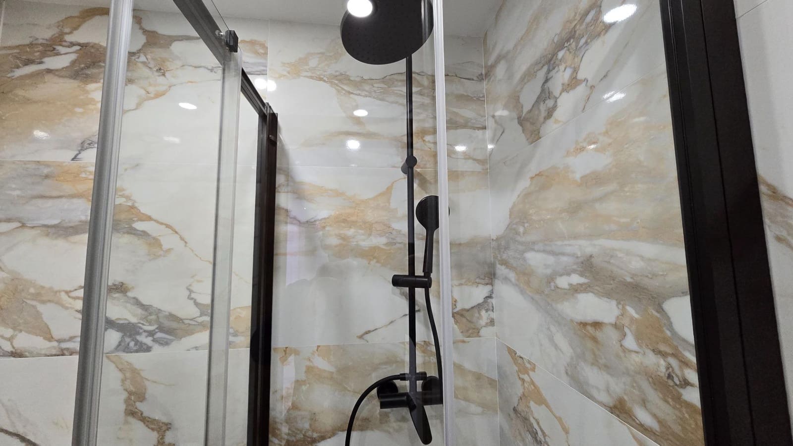 Piso de 2 habitaciones en Elche / Elx en venta - 160.000 € (Ref: 9465673)