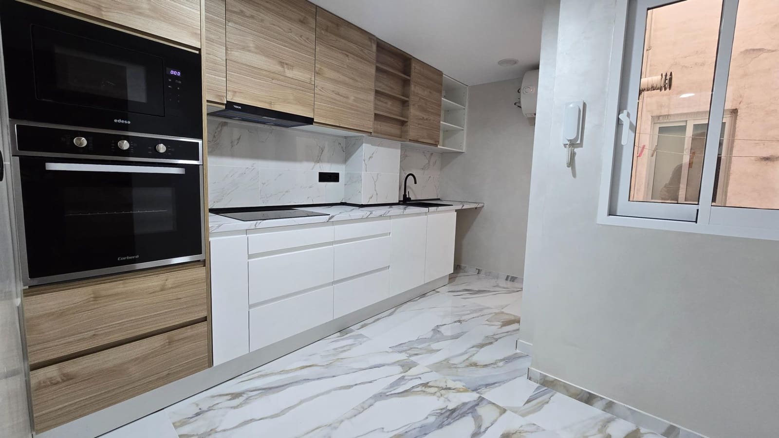 Piso de 2 habitaciones en Elche / Elx en venta - 160.000 € (Ref: 9465673)