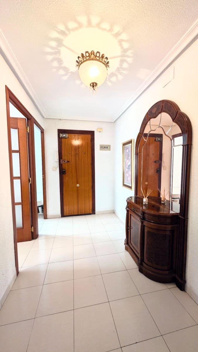Piso de 2 habitaciones en Elche / Elx en venta - 115.000 € (Ref: 9465674)