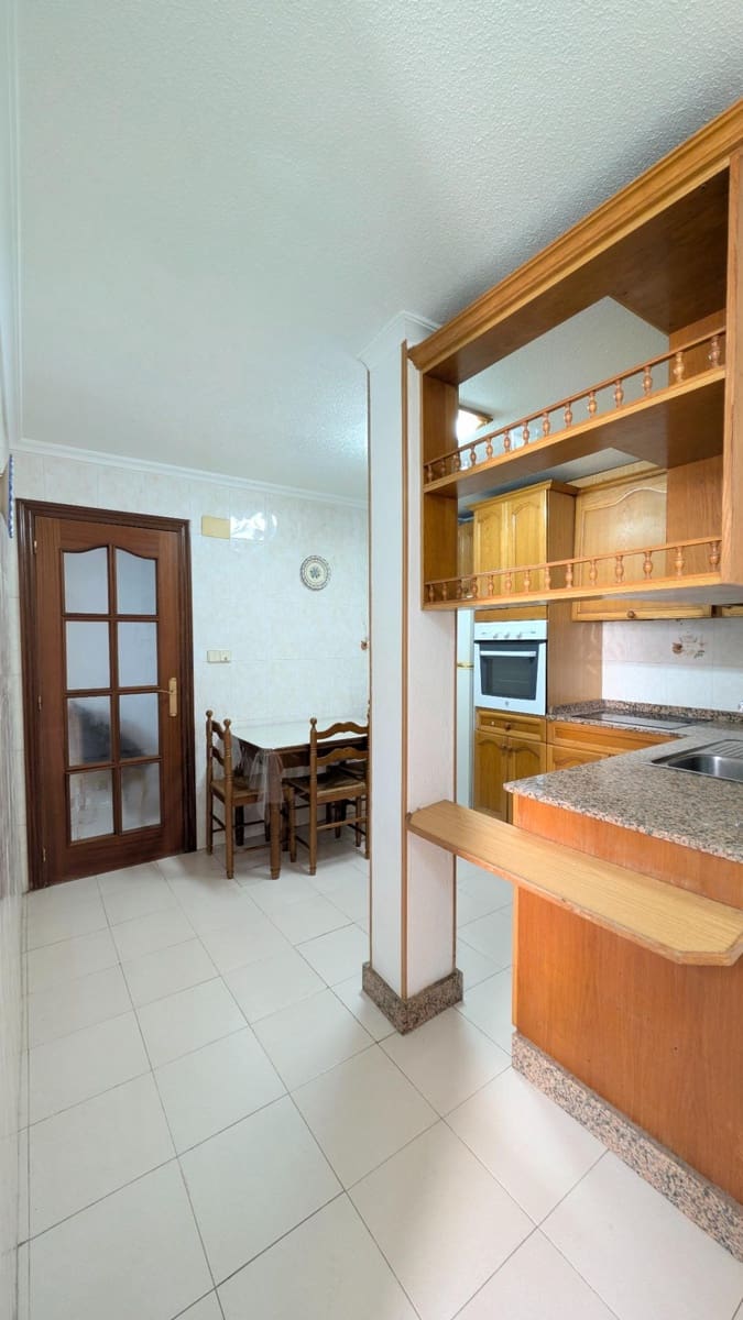 Piso de 2 habitaciones en Elche / Elx en venta - 115.000 € (Ref: 9465674)