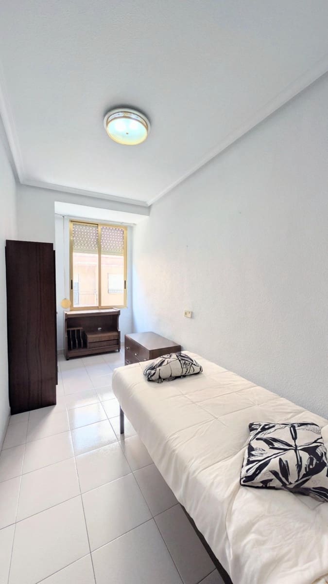 Piso de 2 habitaciones en Elche / Elx en venta - 115.000 € (Ref: 9465674)