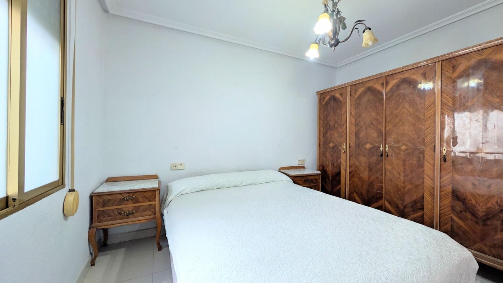 Piso de 2 habitaciones en Elche / Elx en venta - 115.000 € (Ref: 9465674)