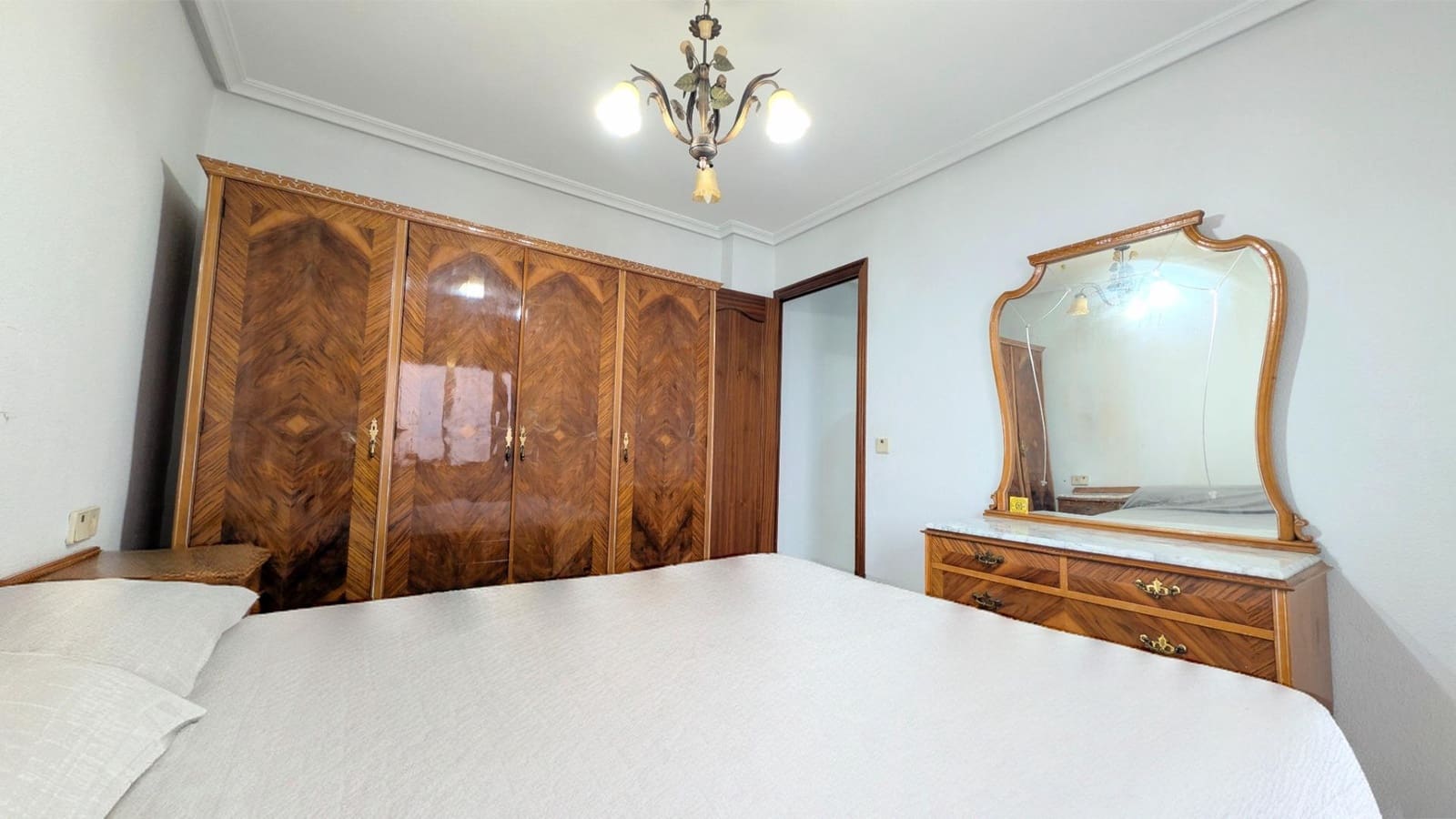 Piso de 2 habitaciones en Elche / Elx en venta - 115.000 € (Ref: 9465674)