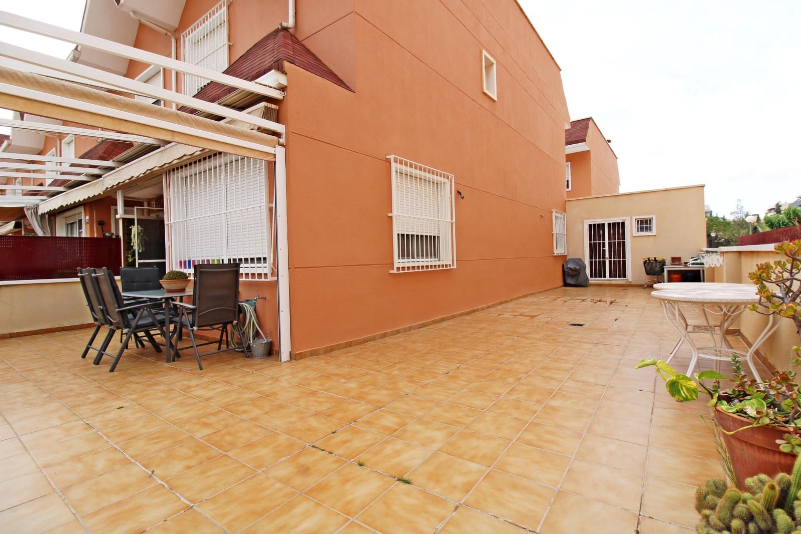 4 Zimmer Bungalow zu verkaufen in Elche / Elx mit Pool Garage - 413.000 € (Ref: 9470585)