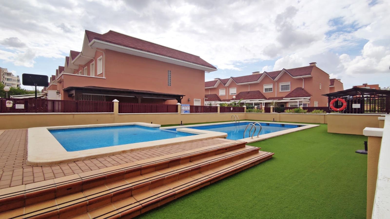 4 Zimmer Bungalow zu verkaufen in Elche / Elx mit Pool Garage - 413.000 € (Ref: 9470585)