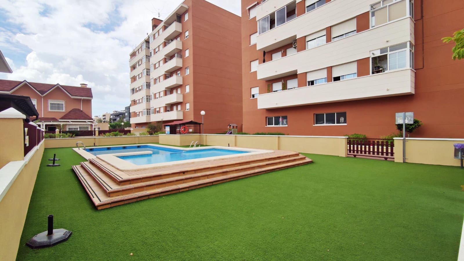 4 Zimmer Bungalow zu verkaufen in Elche / Elx mit Pool Garage - 413.000 € (Ref: 9470585)