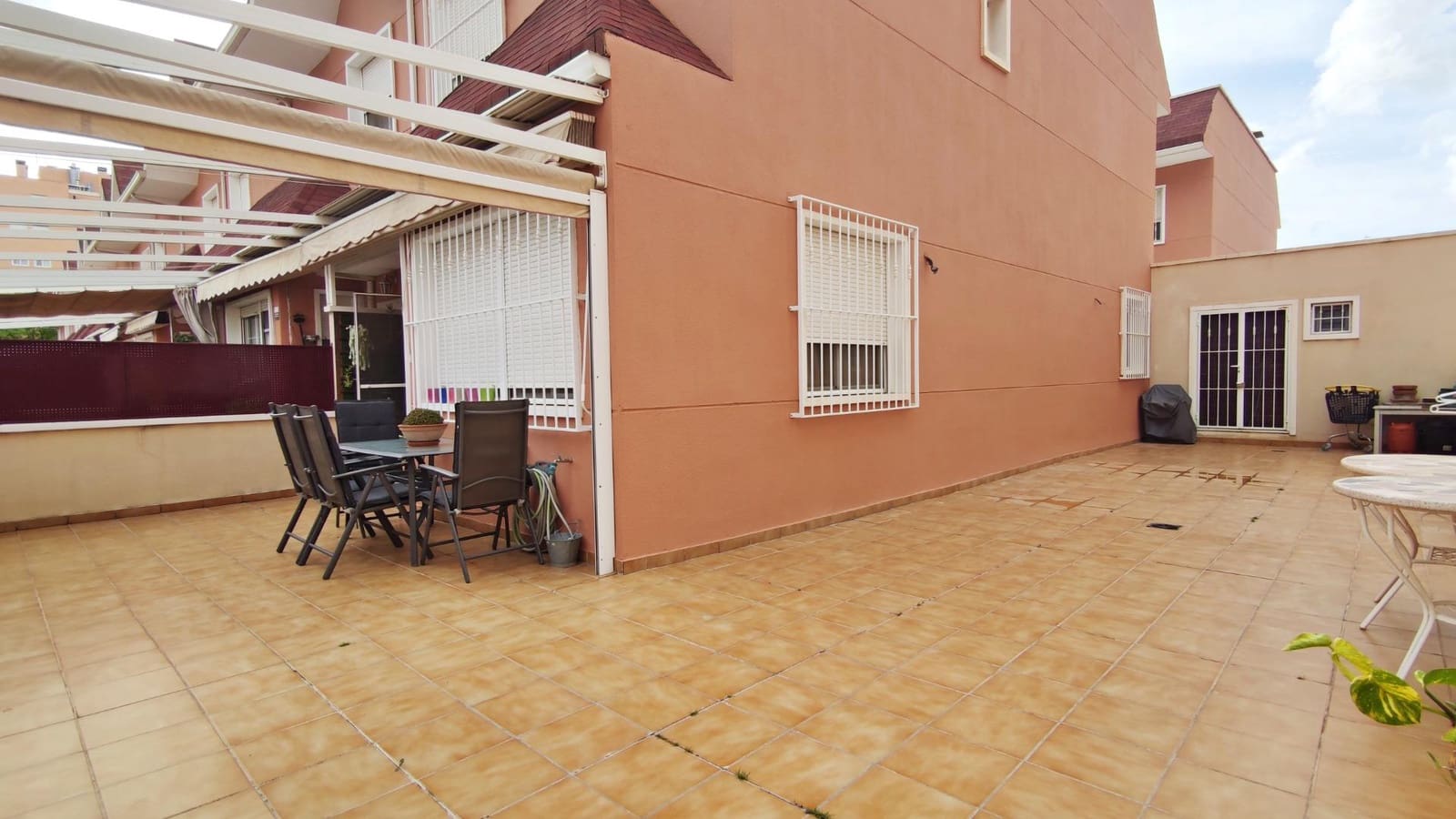 4 Zimmer Bungalow zu verkaufen in Elche / Elx mit Pool Garage - 413.000 € (Ref: 9470585)