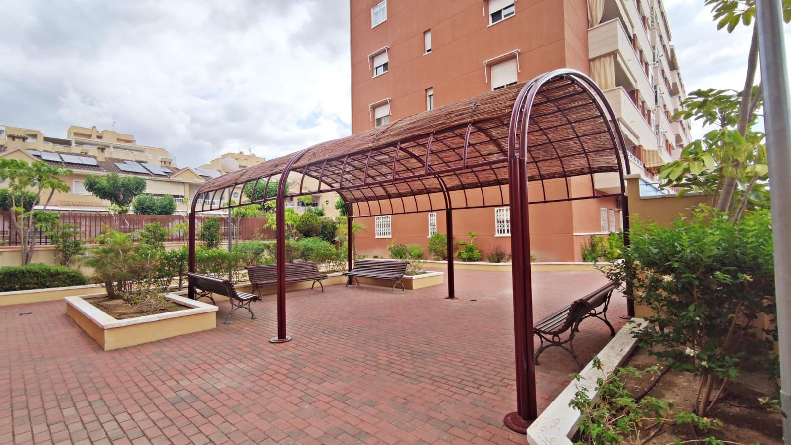 4 Zimmer Bungalow zu verkaufen in Elche / Elx mit Pool Garage - 413.000 € (Ref: 9470585)