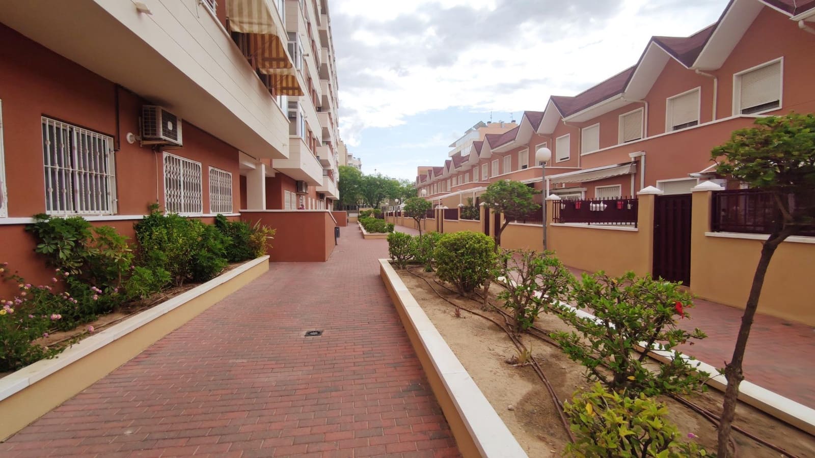 4 Zimmer Bungalow zu verkaufen in Elche / Elx mit Pool Garage - 413.000 € (Ref: 9470585)