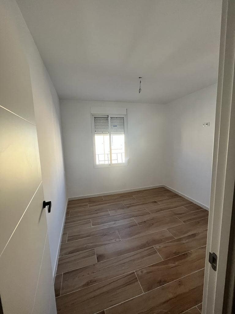 2 bedroom Flat for sale in Elche / Elx - € 104,995 (Ref: 9491618)