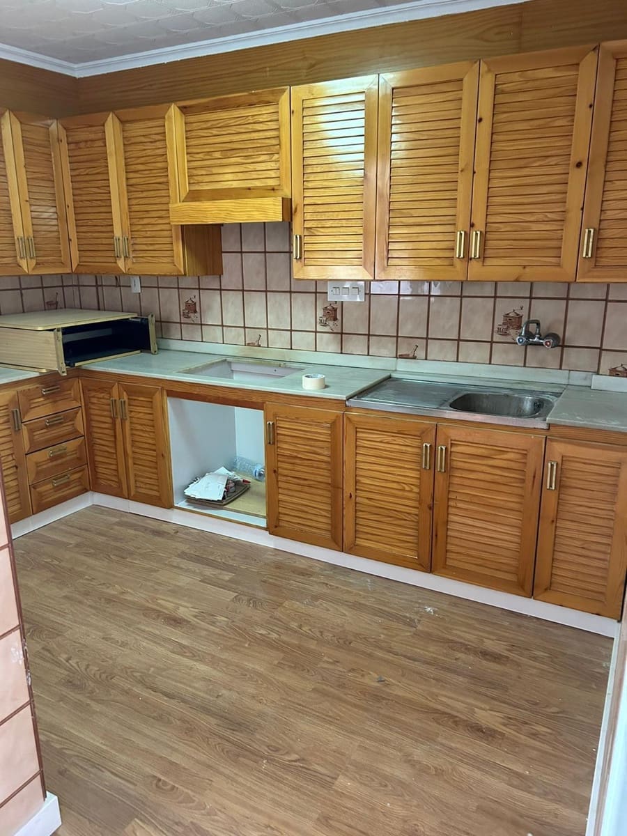 3 bedroom Flat for sale in Elche / Elx - € 120,000 (Ref: 9496367)