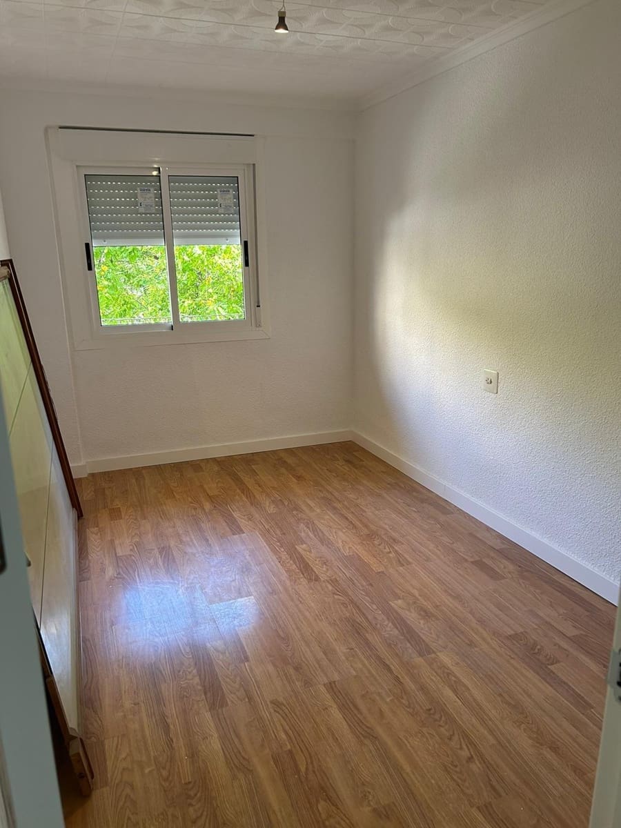 3 bedroom Flat for sale in Elche / Elx - € 120,000 (Ref: 9496367)