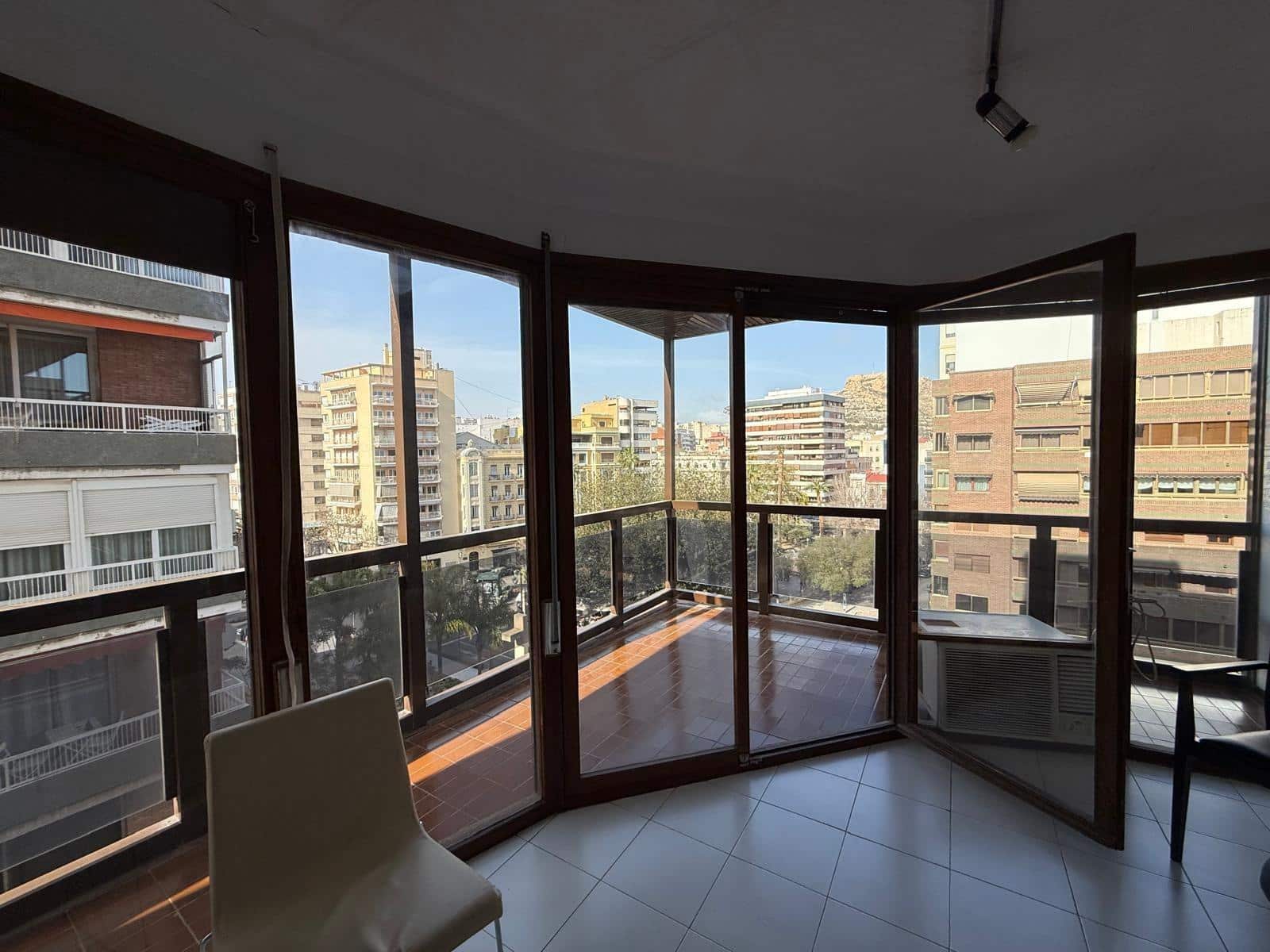 5 bedroom Flat for sale in Alicante / Alacant city - € 585,000 (Ref: 9502588)