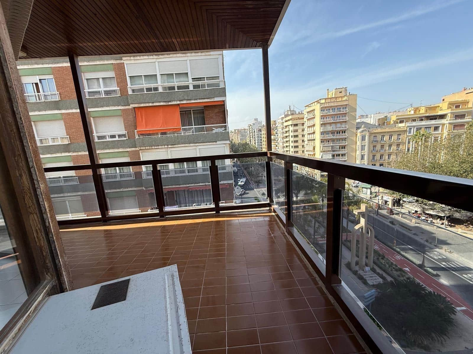 5 bedroom Flat for sale in Alicante / Alacant city - € 585,000 (Ref: 9502588)