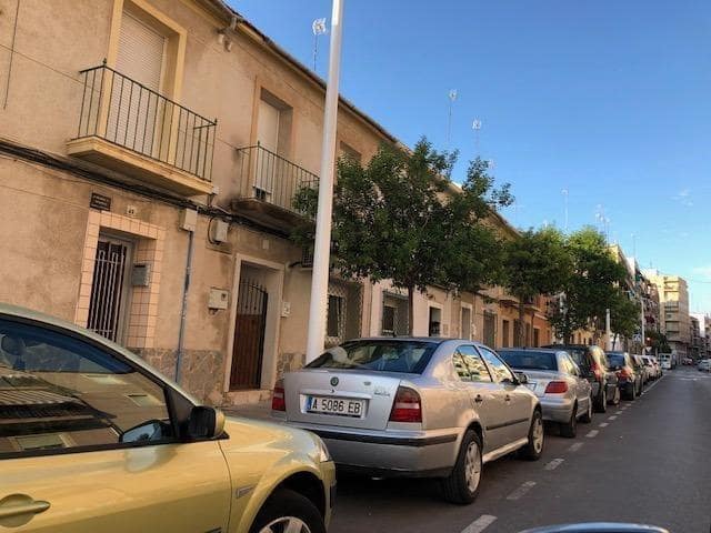 3 slaapkamer Rijtjeshuis te koop in Elche / Elx - € 160.000 (Ref: 9509163)