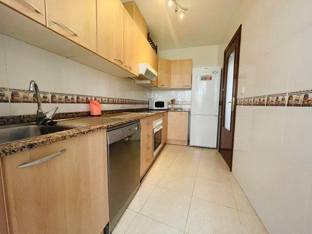 2 makuuhuone Asunto myytävänä paikassa Monforte del Cid mukana uima-altaan 
autotalli - 210 000 € (Ref: 9527854)