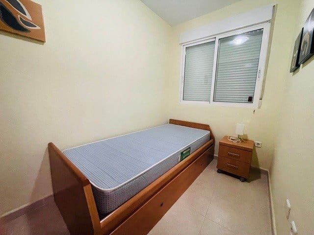 2 makuuhuone Asunto myytävänä paikassa Monforte del Cid mukana uima-altaan 
autotalli - 210 000 € (Ref: 9527854)