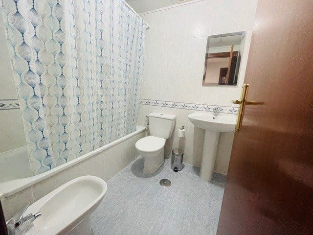 2 makuuhuone Asunto myytävänä paikassa Monforte del Cid mukana uima-altaan 
autotalli - 210 000 € (Ref: 9527854)