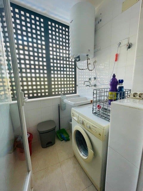 2 makuuhuone Asunto myytävänä paikassa Monforte del Cid mukana uima-altaan 
autotalli - 210 000 € (Ref: 9527854)