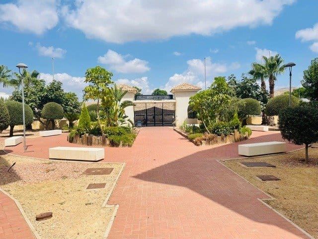 2 makuuhuone Asunto myytävänä paikassa Monforte del Cid mukana uima-altaan 
autotalli - 210 000 € (Ref: 9527854)