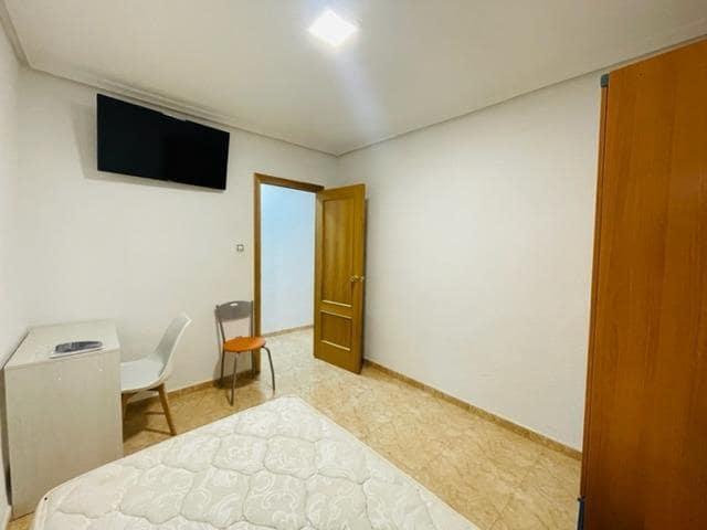 4 sypialnia Mieszkanie na sprzedaż w Elche / Elx - 150 000 € (Ref: 9527855)