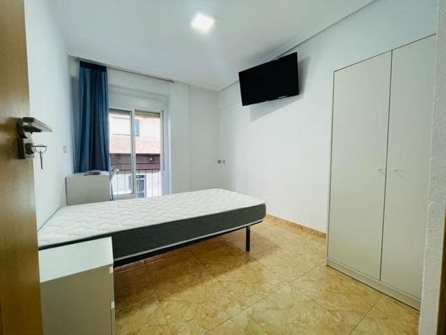 4 soveværelse Lejlighed til salg i Altabix, Elche / Elx - € 150.000 (Ref: 9527855)