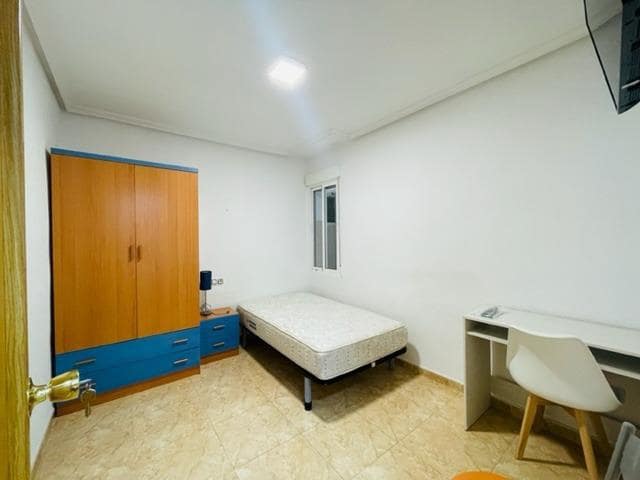 4 soveværelse Lejlighed til salg i Altabix, Elche / Elx - € 150.000 (Ref: 9527855)