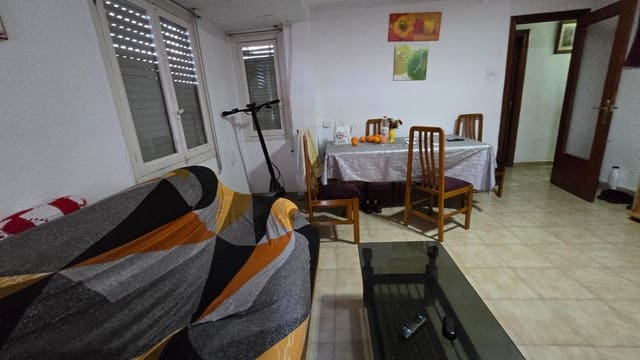 Piso de 3 habitaciones en Elche / Elx en venta - 116.000 € (Ref: 9536813)