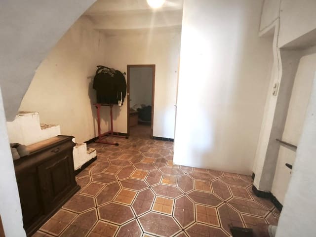 4 slaapkamer Huis te koop in Xàtiva - € 80.000 (Ref: 10055435)