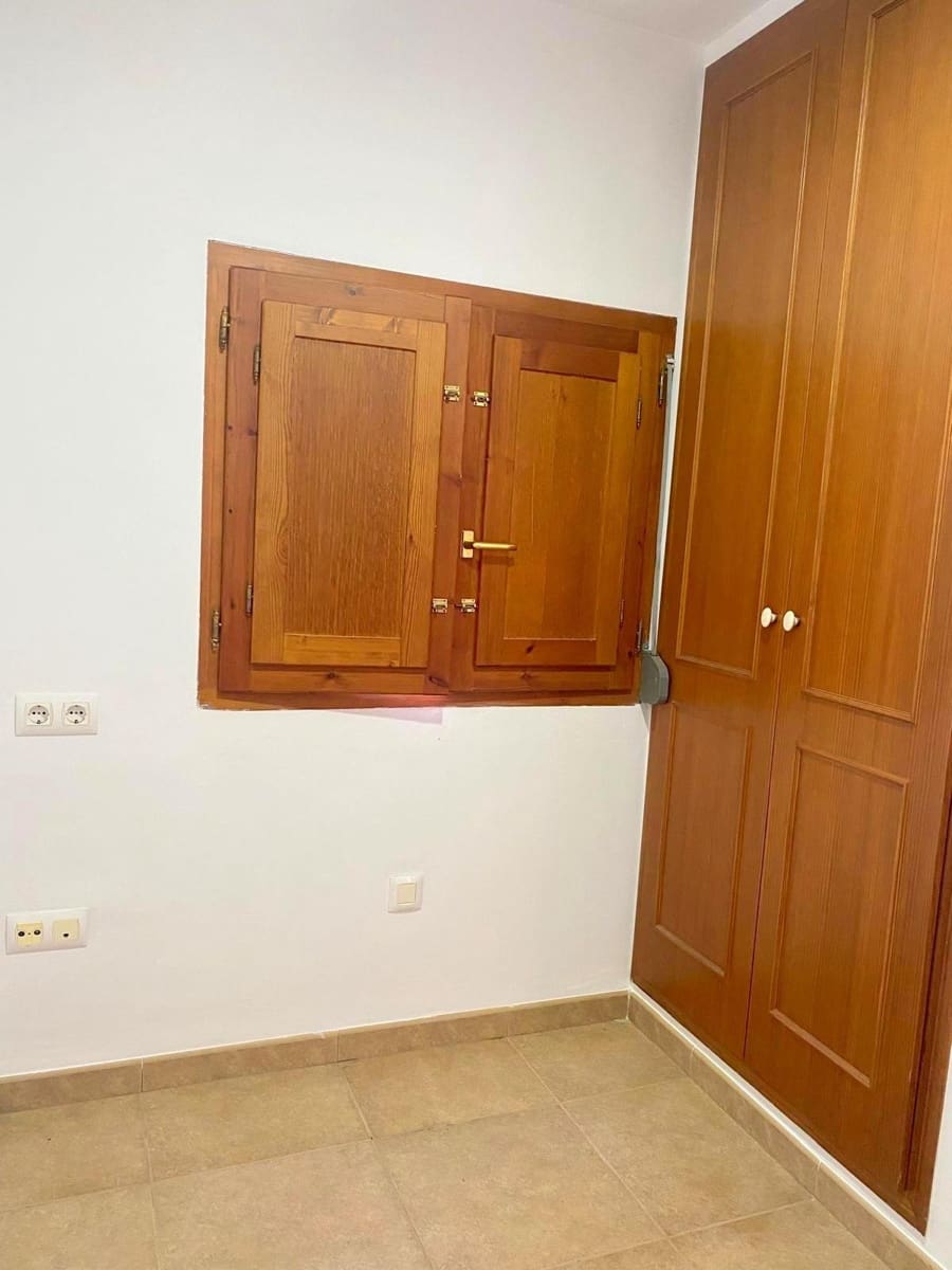 3 bedroom Flat for sale in Navalon - € 69,900 (Ref: 10067832)