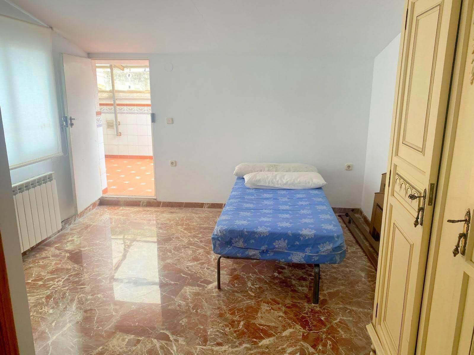 Penthouse de 4 chambres à louer à Moixent - 500 € (Ref: 10089588)