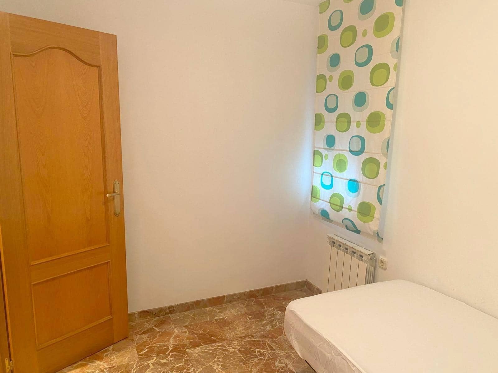 Penthouse de 4 chambres à louer à Moixent - 500 € (Ref: 10089588)