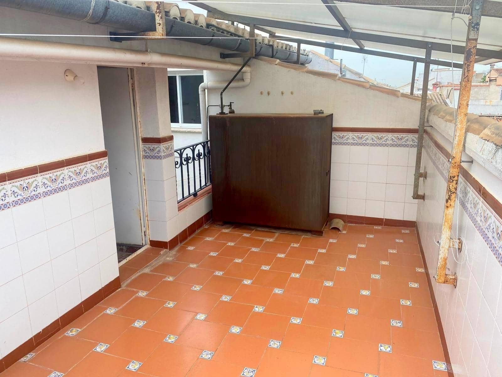 Penthouse de 4 chambres à louer à Moixent - 500 € (Ref: 10089588)