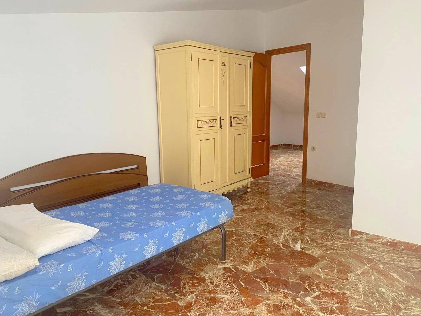 Penthouse de 4 chambres à louer à Moixent - 500 € (Ref: 10089588)