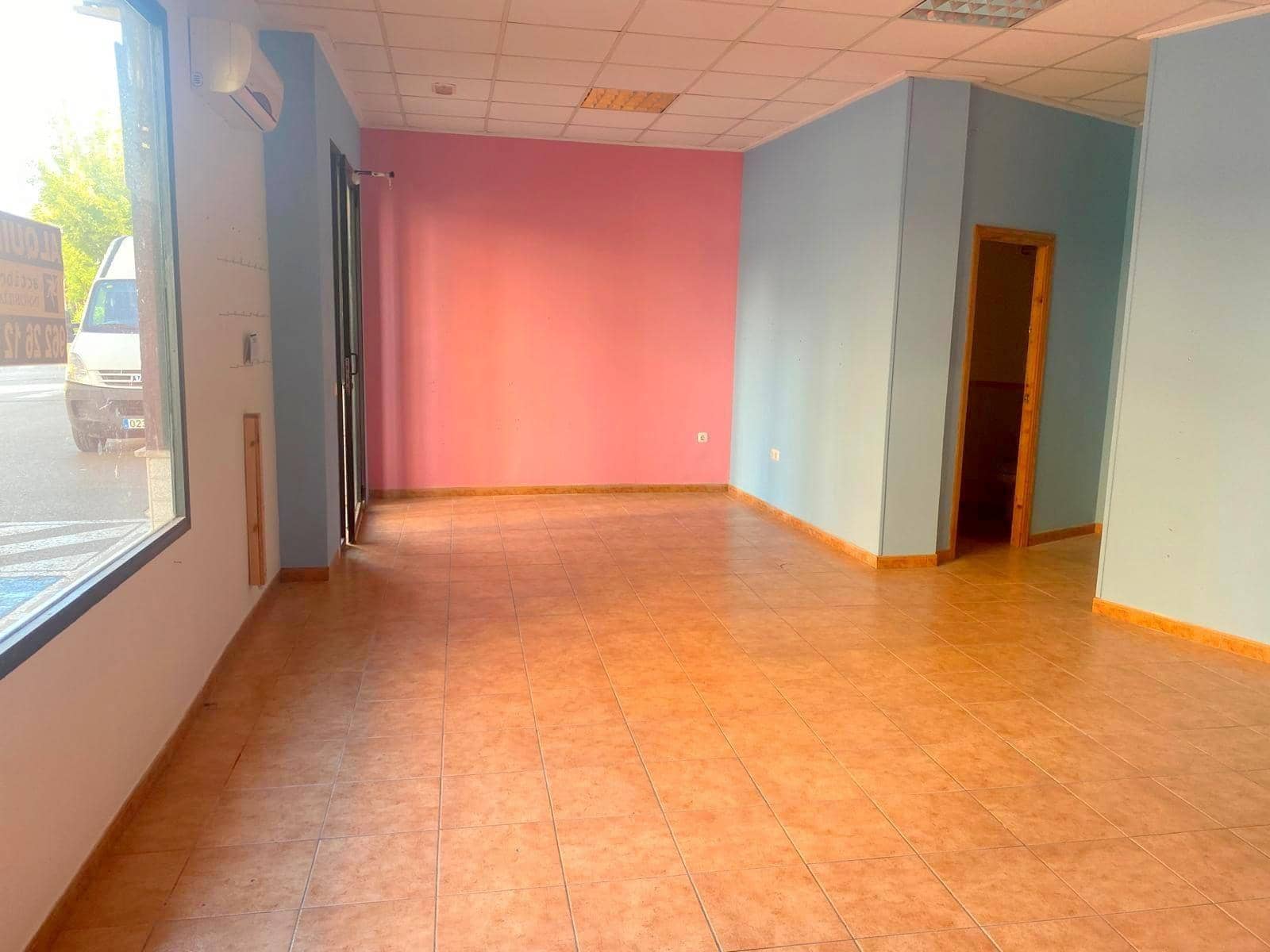 Commerciale da affittare in Moixent - 350 € (Rif: 1965641)