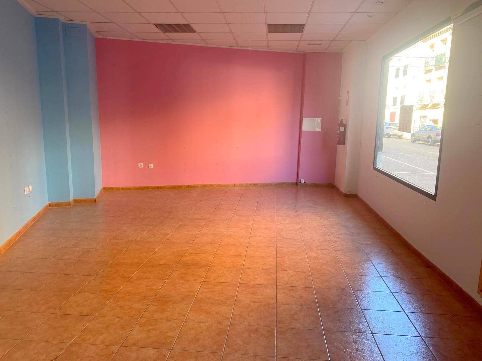 Commerciale da affittare in Moixent - 350 € (Rif: 1965641)