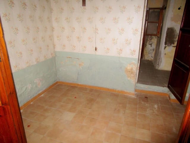 5 soveværelse Byhus til salg i Moixent - € 80.000 (Ref: 3139055)