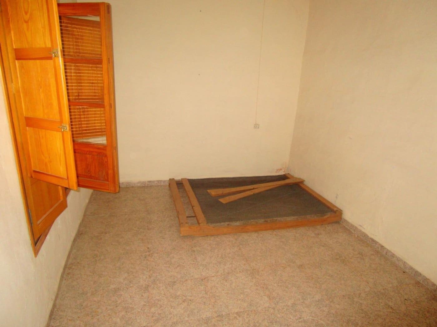 5 soveværelse Byhus til salg i Moixent - € 80.000 (Ref: 3139055)