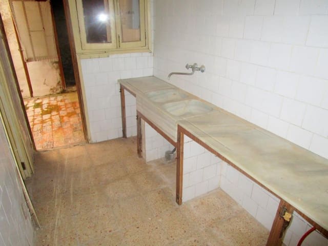 5 soveværelse Byhus til salg i Moixent - € 80.000 (Ref: 3139055)