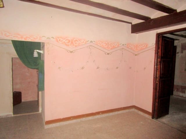 5 soveværelse Byhus til salg i Moixent - € 80.000 (Ref: 3139055)