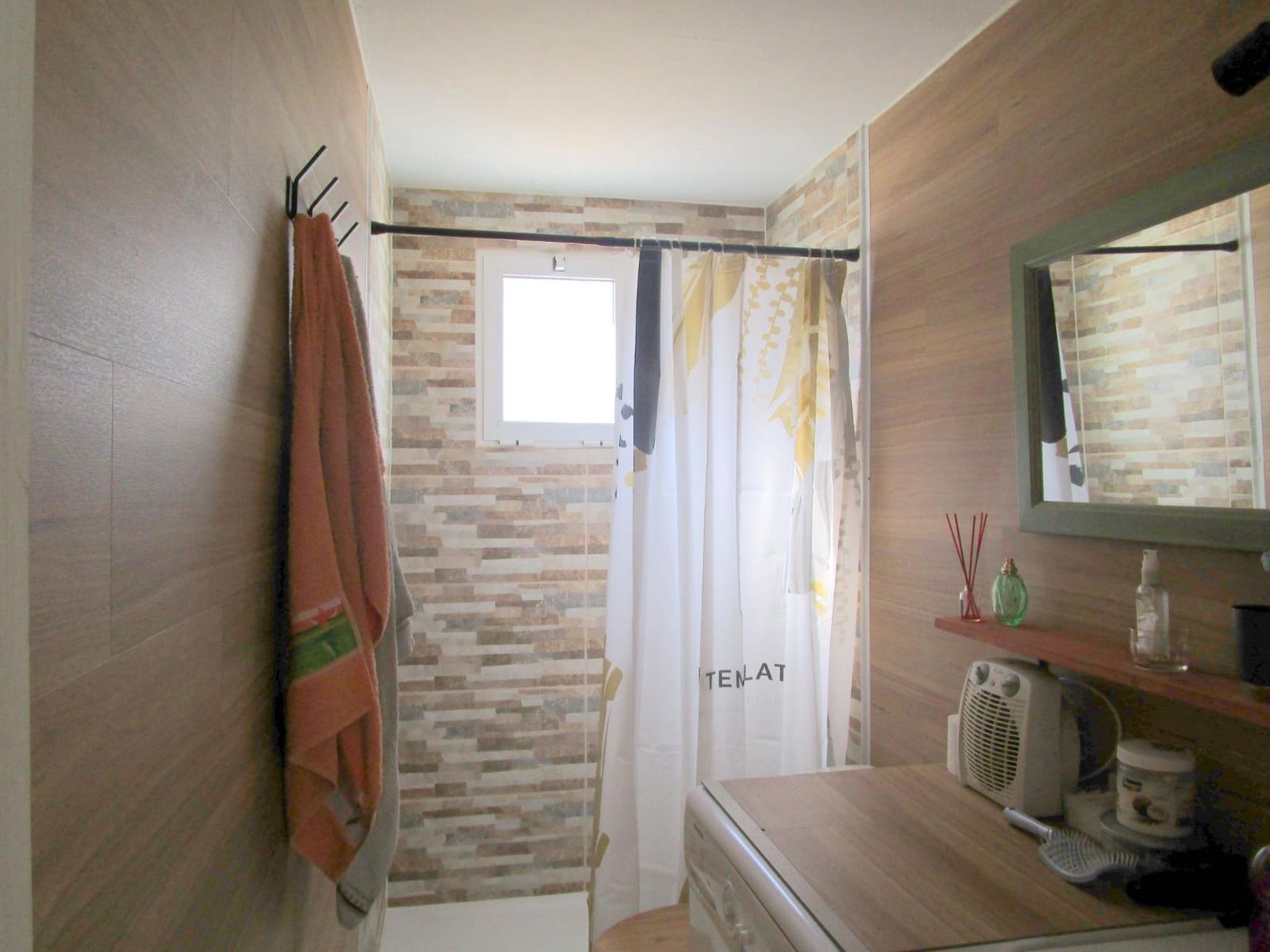 Chalet de 2 habitaciones en Moixent en venta con garaje - 100.000 € (Ref: 3139086)