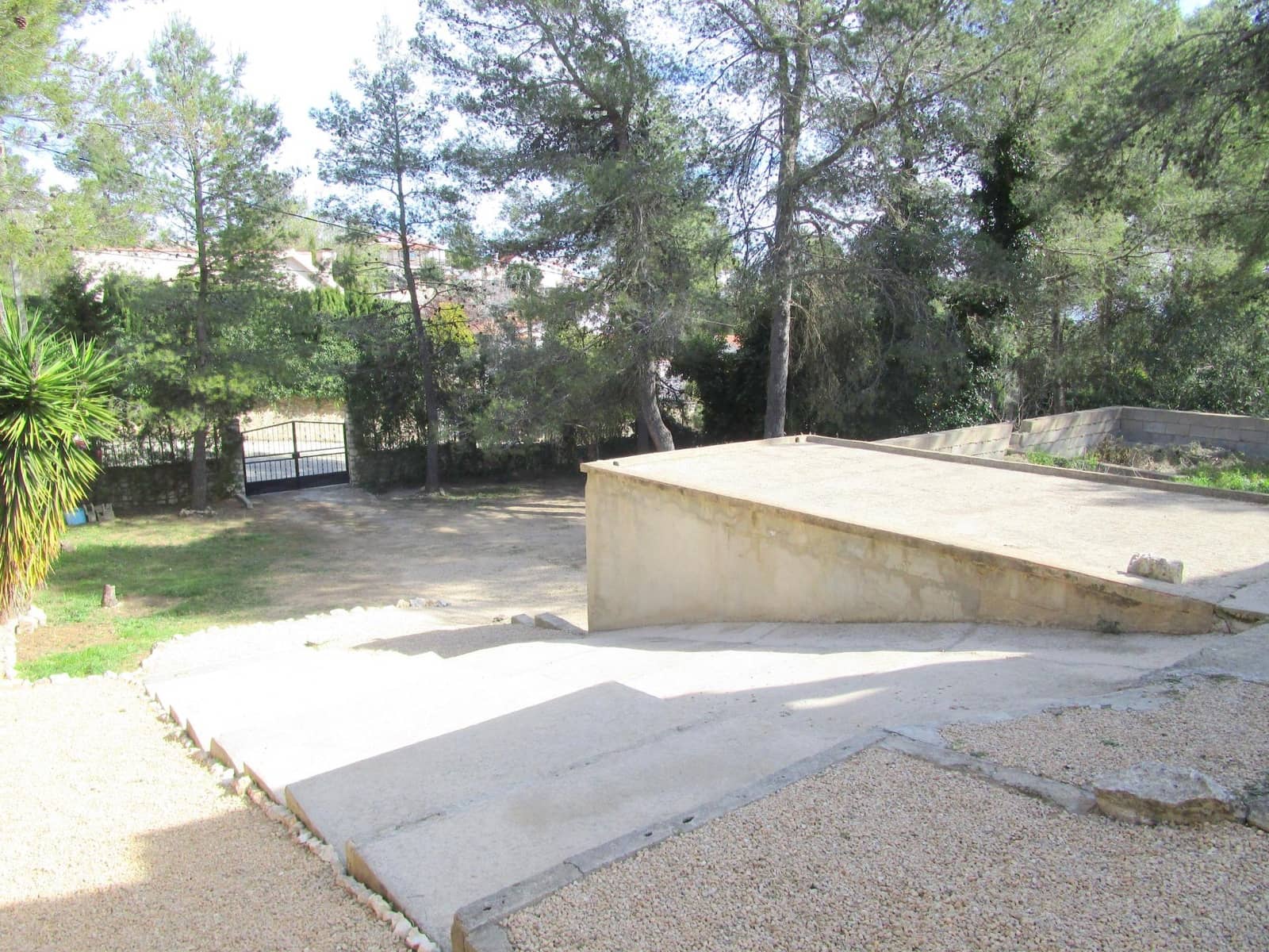 Chalet de 2 habitaciones en Moixent en venta con garaje - 100.000 € (Ref: 3139086)