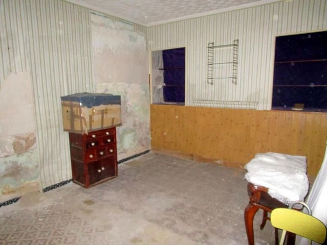 4 soverom Hus til salgs i Moixent - € 54 000 (Ref: 3298124)