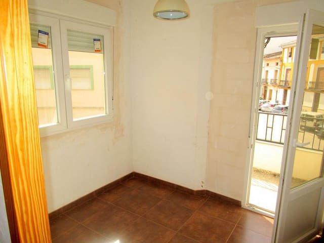 3 slaapkamer Flat te koop in La Font de la Figuera - € 60.000 (Ref: 3368300)