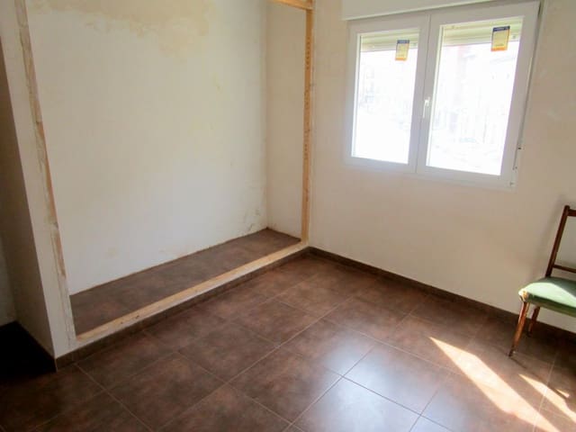 3 slaapkamer Flat te koop in La Font de la Figuera - € 60.000 (Ref: 3368300)