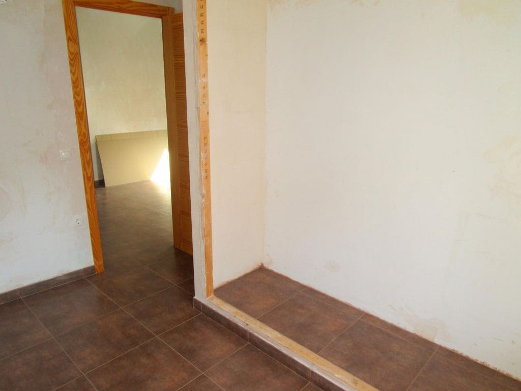 3 slaapkamer Flat te koop in La Font de la Figuera - € 60.000 (Ref: 3368300)