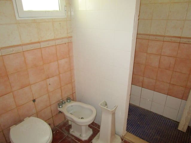 6 bedroom Townhouse for sale in Moixent - € 75,000 (Ref: 3562821)